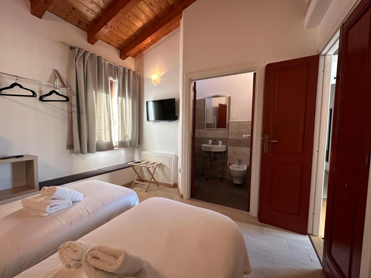Ng Guest House Il Ris ساساري المظهر الخارجي الصورة